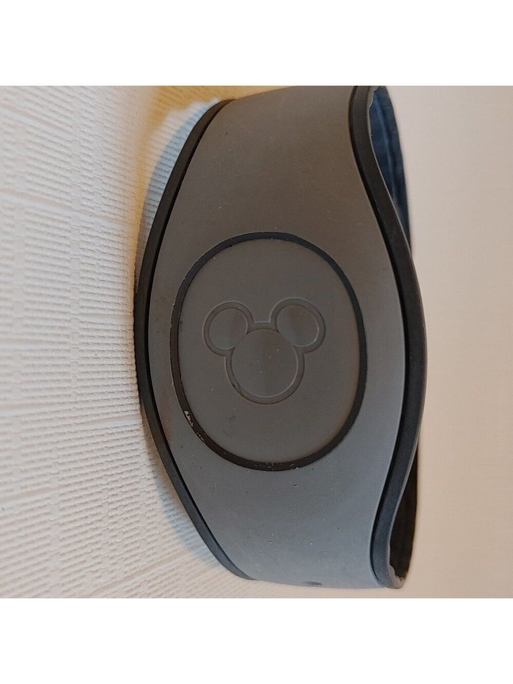DISNEY WORLD Park Gray Grey MAGIC BAND Used Inactive Souvenir Bracelet